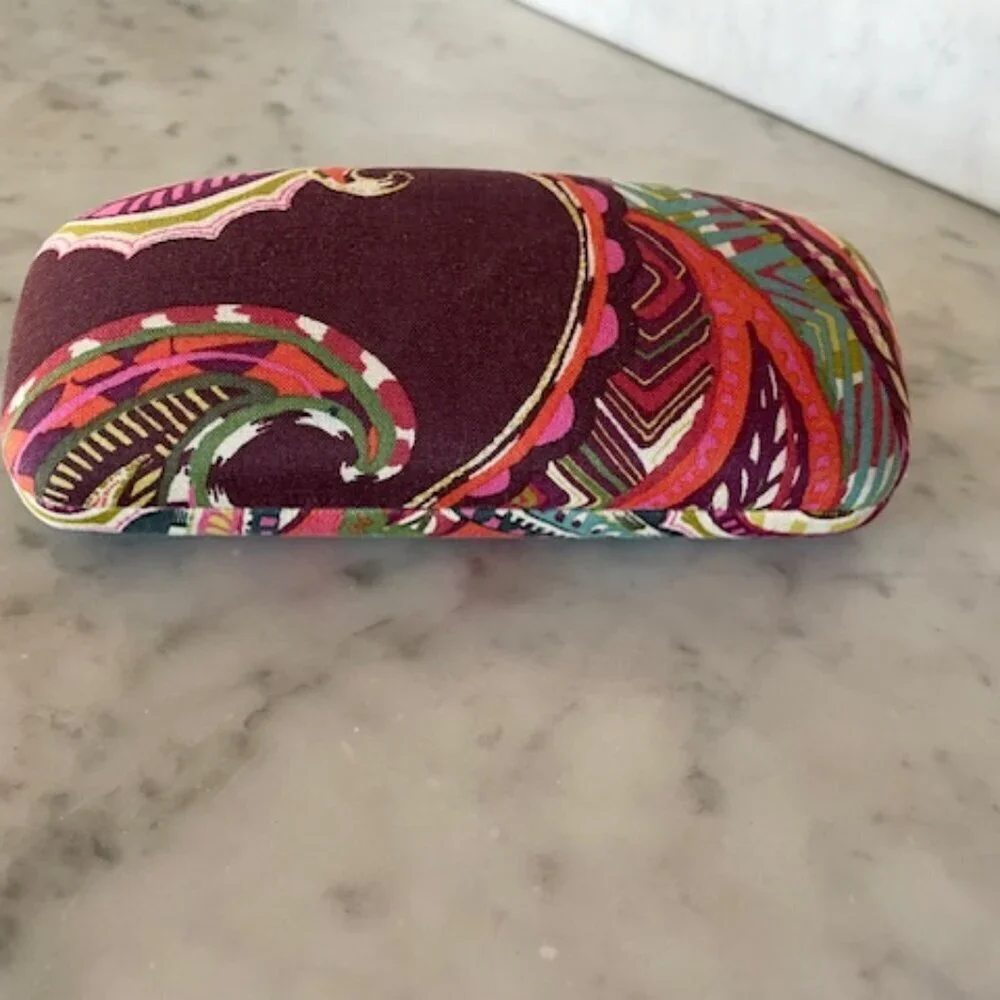 VERA BRADLEY Heirloom Paisley Hard Clam Shell Eye Glass Case Retired